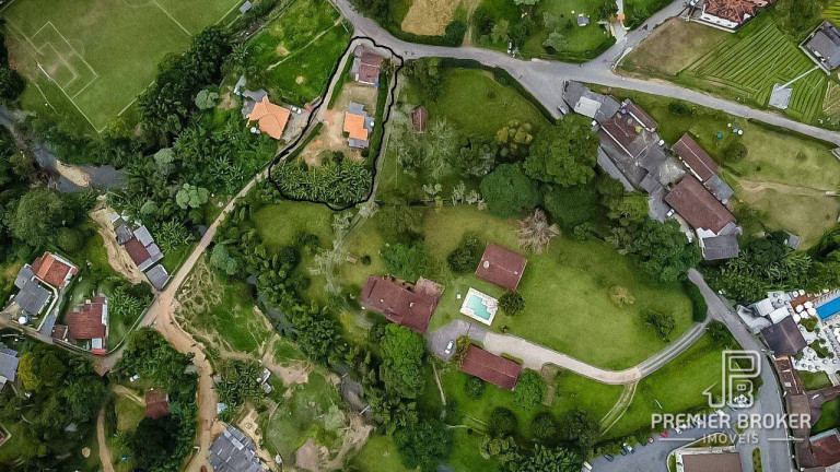 Casa à Venda, 250 m² em Vargem Grande - Teresópolis