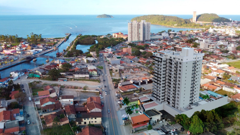 Imagem Imóvel com 3 Quartos à Venda, 90 m² em Centro - Penha Imagem Imóvel com 3 Quartos à Venda, 90 m² em Centro - Penha