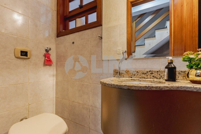 Imagem Casa com 3 Quartos à Venda, 231 m² em Jardim Itu - Porto Alegre