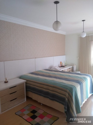Imagem Casa com 4 Quartos à Venda ou Locação, 205 m² em Pacaembu - São Paulo