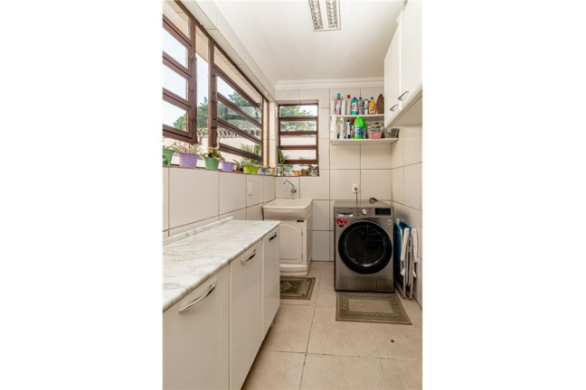 Imagem Casa com 3 Quartos à Venda, em Jardim Itu - Porto Alegre Imagem Casa com 3 Quartos à Venda, em Jardim Itu - Porto Alegre