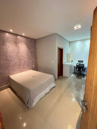 Imagem Casa de Condomínio com 4 Quartos à Venda,  em Outeiro Da Glória - Porto Seguro