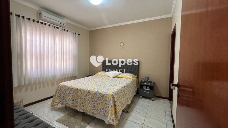 Imagem Casa com 3 Quartos à Venda, 190 m² em Santo Antônio - Louveira