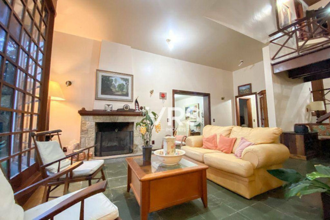 Imagem Casa com 6 Quartos à Venda, 461 m² em Albuquerque - Teresópolis Imagem Casa com 6 Quartos à Venda, 461 m² em Albuquerque - Teresópolis