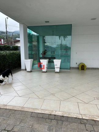 Imagem Casa com 3 Quartos à Venda, 170 m² em Saguaçu - Joinville