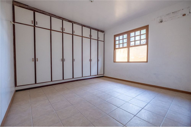 Imagem Casa com 6 Quartos à Venda,  em Córrego Grande - Florianópolis