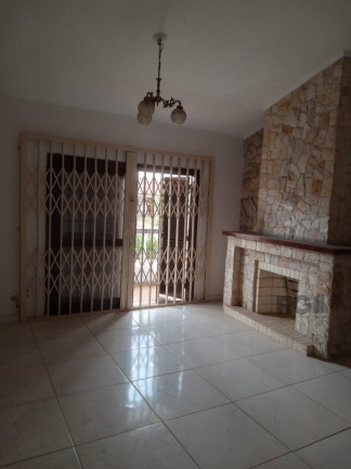 Casa com 4 Quartos para Alugar, 200 m² em Chácara Das Pedras - Porto Alegre