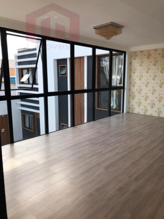 Imagem Imóvel com 8 Quartos à Venda, 760 m² Imagem Imóvel com 8 Quartos à Venda, 760 m²
