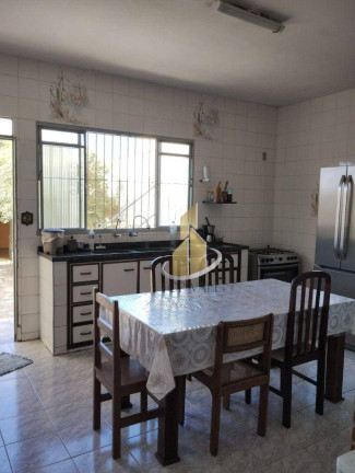 Imagem Casa com 3 Quartos à Venda, 250 m² em Centro - Caçapava