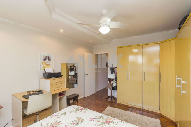 Imagem Casa com 3 Quartos à Venda, 290 m² em Jardim Europa - Porto Alegre Imagem Casa com 3 Quartos à Venda, 290 m² em Jardim Europa - Porto Alegre