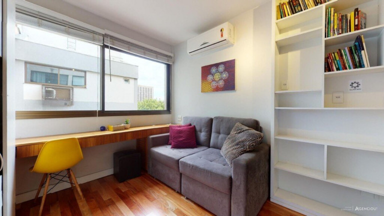 Imagem Imóvel com 1 Quarto à Venda, 30 m² em Centro Histórico - Porto Alegre Imagem Imóvel com 1 Quarto à Venda, 30 m² em Centro Histórico - Porto Alegre