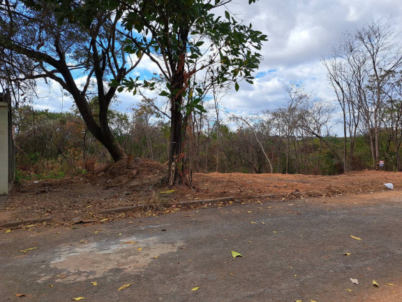 Terreno à Venda, 473 m² em Montes Claros