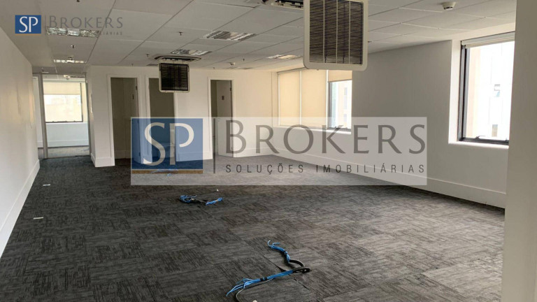 Sala Comercial à Venda ou Locação, 225 m² em Itaim Bibi - São Paulo