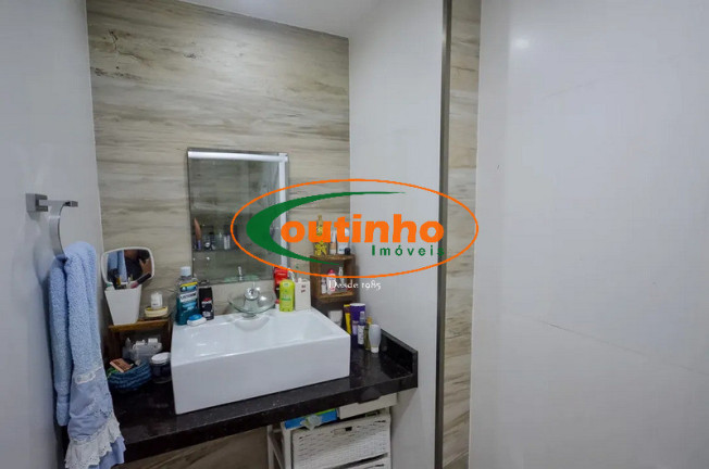 Imagem Apartamento com 4 Quartos à Venda, 138 m² em Maracanã - Rio De Janeiro Imagem Apartamento com 4 Quartos à Venda, 138 m² em Maracanã - Rio De Janeiro