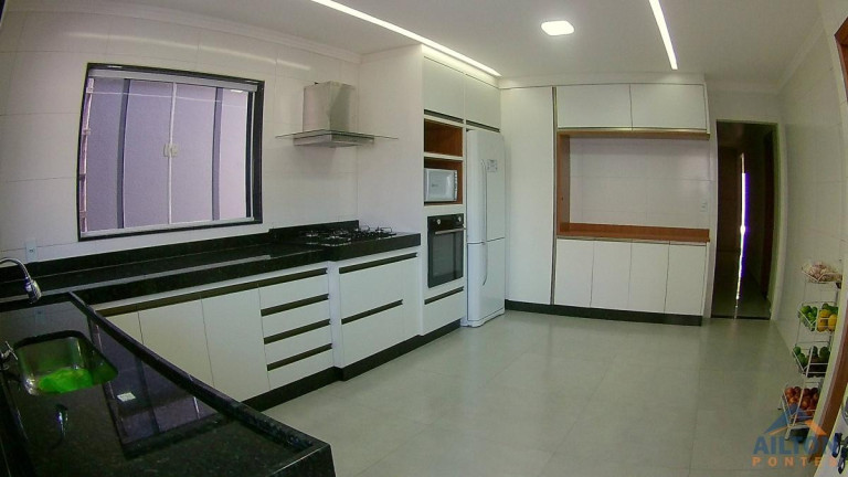 Imagem Casa com 4 Quartos à Venda, 190 m² em Santa Mônica - Guarapari Imagem Casa com 4 Quartos à Venda, 190 m² em Santa Mônica - Guarapari