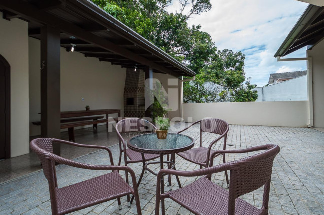 Imagem Casa à Venda, 160 m² em Morrinhos - Bombinhas Imagem Casa à Venda, 160 m² em Morrinhos - Bombinhas