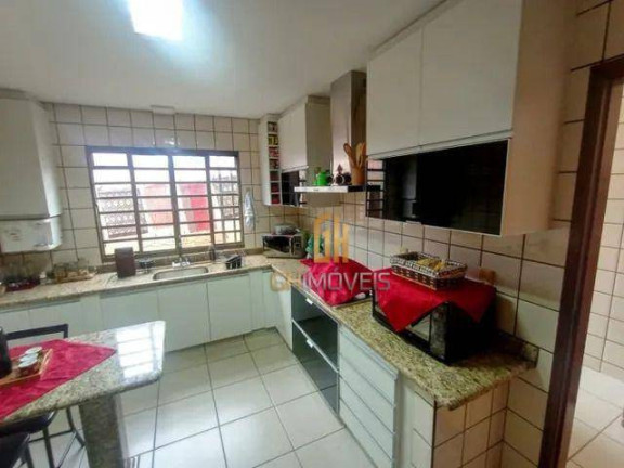 Imagem Sobrado com 4 Quartos à Venda, 218 m² em Vila Lucy - Goiânia