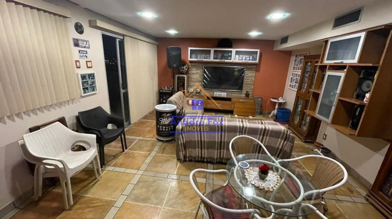 Imagem Imóvel com 4 Quartos à Venda, 352 m² em Maracanã - Rio De Janeiro Imagem Imóvel com 4 Quartos à Venda, 352 m² em Maracanã - Rio De Janeiro