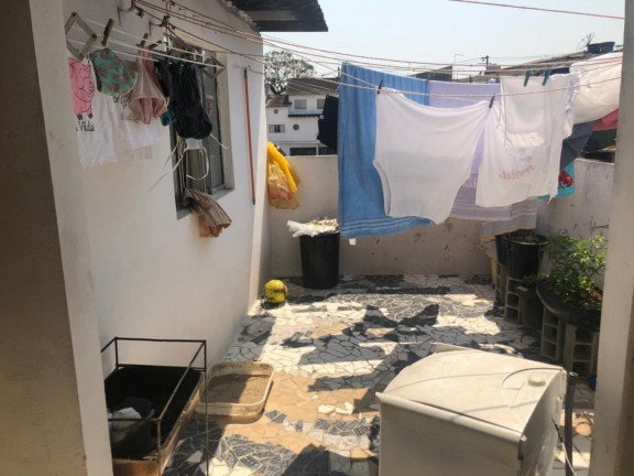 Imagem Casa com 6 Quartos à Venda,  em Vila Três Irmãos  - Carapicuíba