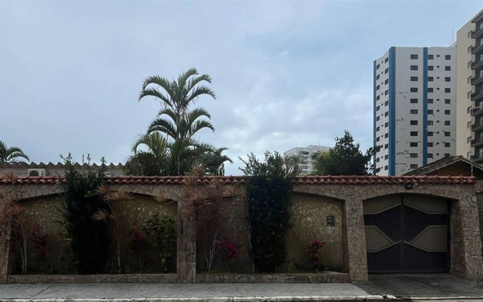 Casa com 3 Quartos à Venda, 400 m² em Florida - Praia Grande