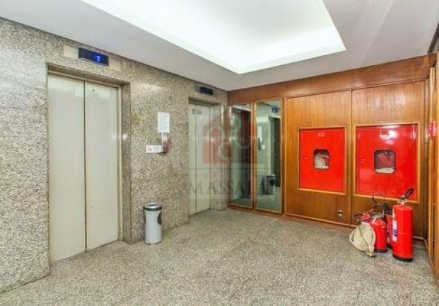 Imagem Sala Comercial à Venda, 134 m² em Centro - Porto Alegre Imagem Sala Comercial à Venda, 134 m² em Centro - Porto Alegre