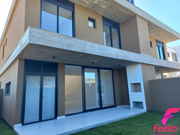 Imagem Casa com 3 Quartos à Venda, 161 m² em Rio Tavares - Florianópolis Imagem Casa com 3 Quartos à Venda, 161 m² em Rio Tavares - Florianópolis