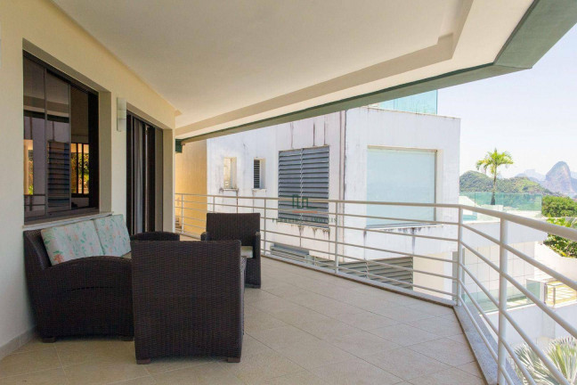 Imagem Casa com 4 Quartos à Venda, 493 m² em Charitas - Niterói Imagem Casa com 4 Quartos à Venda, 493 m² em Charitas - Niterói