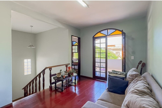 Imagem Casa com 5 Quartos à Venda, 208 m² em Parque Dos Maias - Porto Alegre