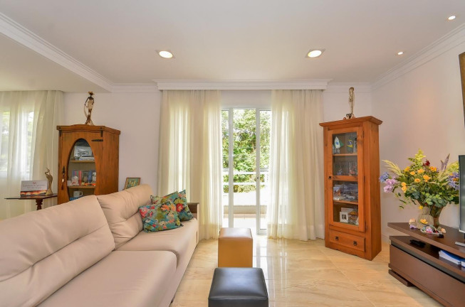 Imagem Casa com 3 Quartos à Venda, 236 m² em Vista Alegre - Curitiba Imagem Casa com 3 Quartos à Venda, 236 m² em Vista Alegre - Curitiba