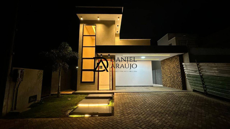 Casa com 3 Quartos à Venda,  em Mossoró