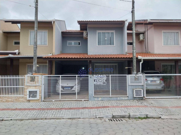 Sobrado com 2 Quartos à Venda, 64 m² em Centro - Penha