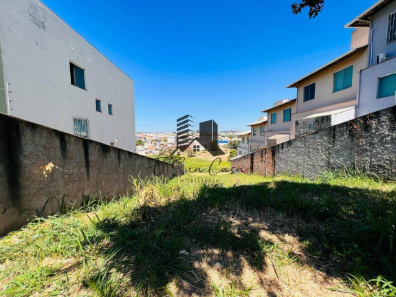 Imagem Terreno à Venda, 480 m² em Cabral - Contagem Imagem Terreno à Venda, 480 m² em Cabral - Contagem