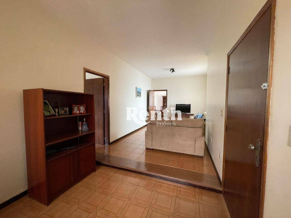 Imagem Casa com 4 Quartos à Venda, 259 m² em Vila Aparecida - Rio Claro