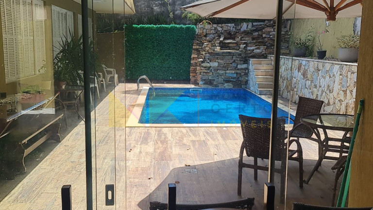 Imagem Casa com 6 Quartos à Venda, 370 m² em Centro - Blumenau Imagem Casa com 6 Quartos à Venda, 370 m² em Centro - Blumenau
