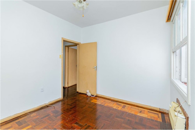 Imagem Imóvel com 2 Quartos à Venda, em Rio Branco - Porto Alegre Imagem Imóvel com 2 Quartos à Venda, em Rio Branco - Porto Alegre