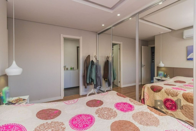Imagem Apartamento com 3 Quartos à Venda, 126 m² em São Sebastião - Porto Alegre Imagem Apartamento com 3 Quartos à Venda, 126 m² em São Sebastião - Porto Alegre