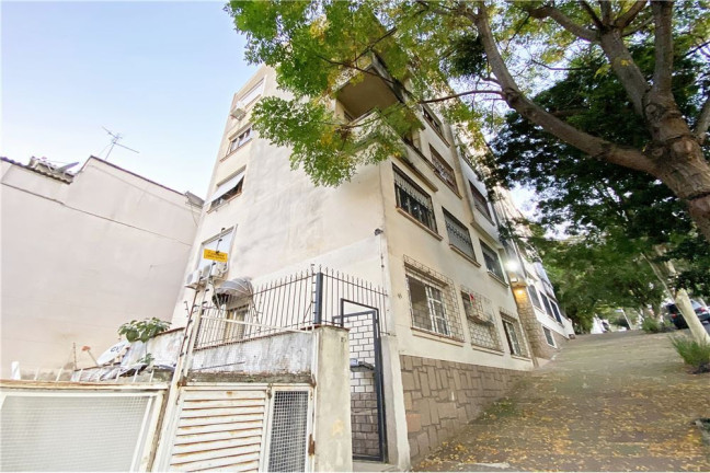 Imagem Imóvel com 3 Quartos à Venda,  em Petrópolis - Porto Alegre