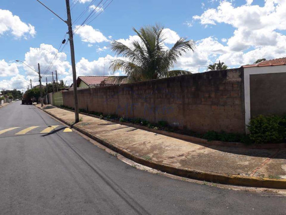 Terreno à Venda, 360 m² em Vila Santa Fé - Pirassununga