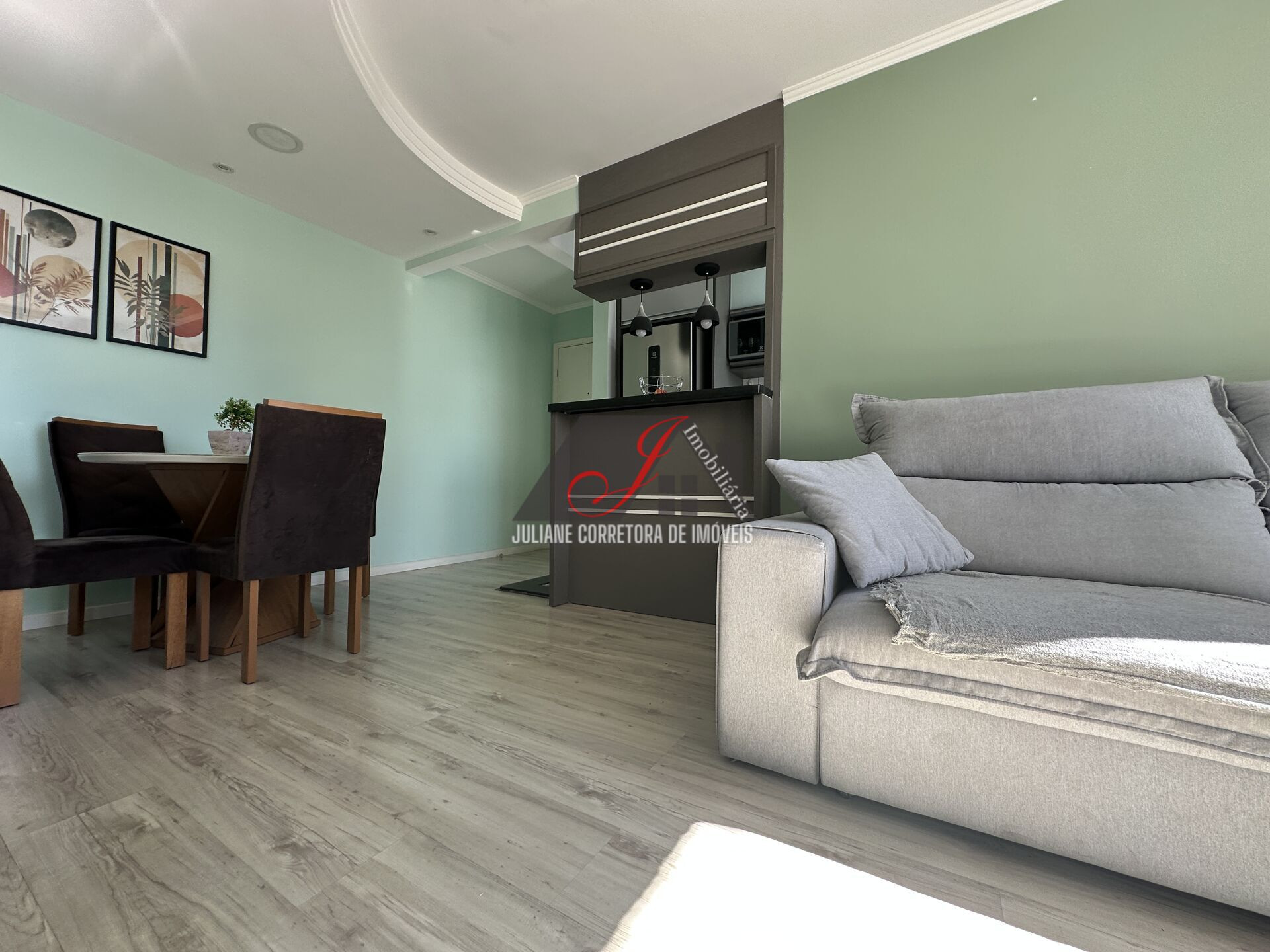 Imagem Apartamento com 2 Quartos à Venda, 54 m² em Pinheirinho - Curitiba