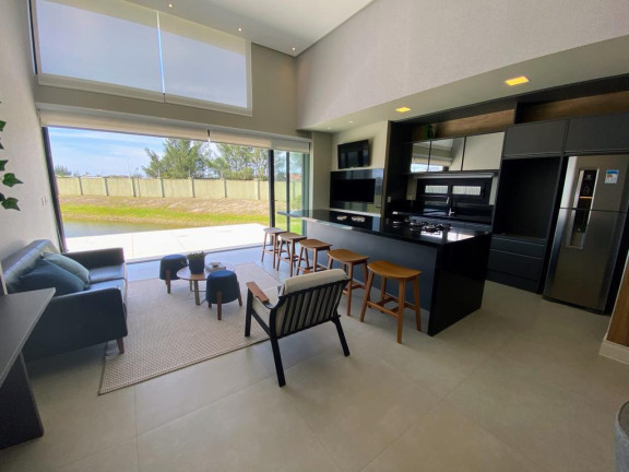 Imagem Casa com 4 Quartos à Venda, 215 m² em Marina - Capao Da Canoa Imagem Casa com 4 Quartos à Venda, 215 m² em Marina - Capao Da Canoa