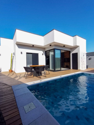 Imagem Casa com 3 Quartos à Venda, 320 m² em Taubaté