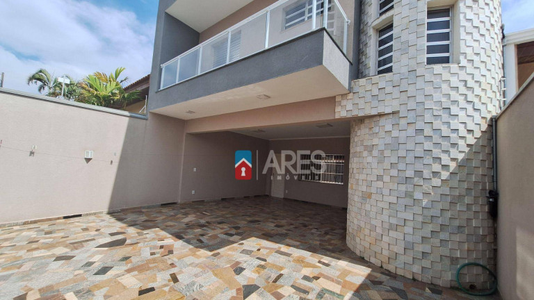 Casa com 3 Quartos à Venda, 221 m² em Parque Novo Mundo - Americana