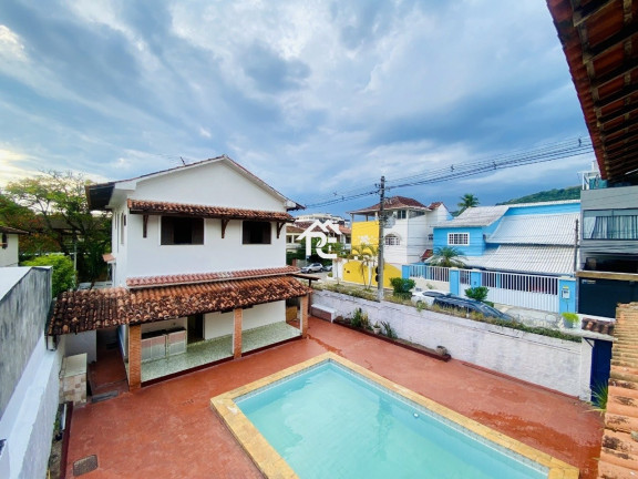 Casa com 4 Quartos à Venda, 360 m² em São Francisco - Niterói