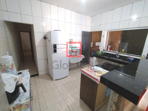 Imagem Casa com 2 Quartos à Venda,  em Village Do Lago I - Montes Claros