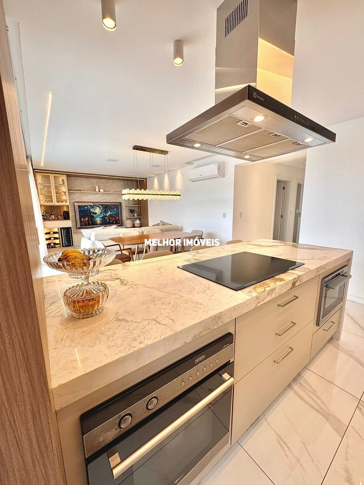 Imagem Apartamento com 3 Quartos à Venda, 110 m² em Centro - Camboriú