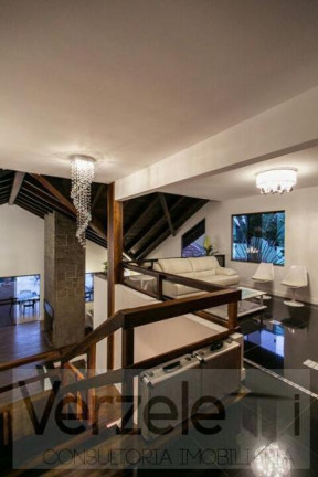 Imagem Casa com 4 Quartos para Temporada, 1.000 m² em Centro - Balneário Camboriú Imagem Casa com 4 Quartos para Temporada, 1.000 m² em Centro - Balneário Camboriú