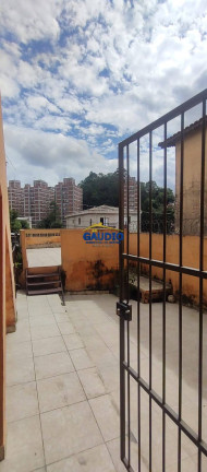 Casa com 6 Quartos à Venda, 215 m² em Campo Limpo - São Paulo