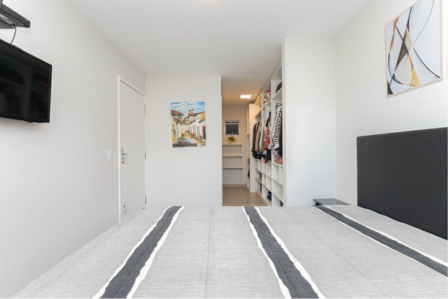 Imagem Casa com 4 Quartos à Venda, 320 m² em Santo Inácio - Curitiba Imagem Casa com 4 Quartos à Venda, 320 m² em Santo Inácio - Curitiba
