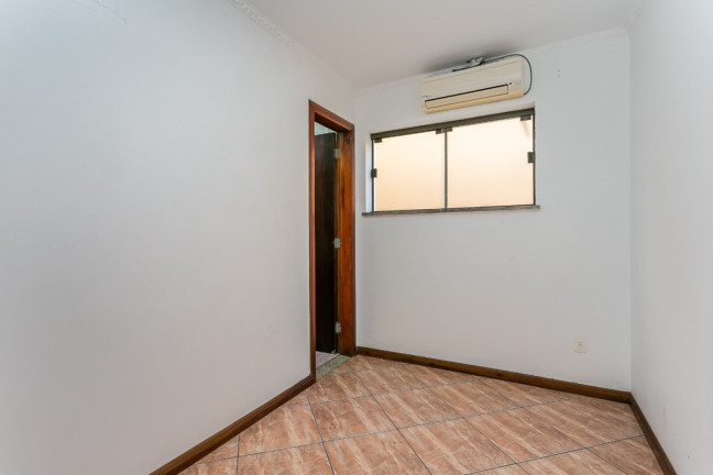 Imagem Casa com 5 Quartos à Venda, em Estreito - Florianópolis Imagem Casa com 5 Quartos à Venda, em Estreito - Florianópolis