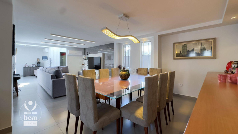 Imagem Casa com 3 Quartos à Venda, 244 m² em Seminário - Curitiba Imagem Casa com 3 Quartos à Venda, 244 m² em Seminário - Curitiba